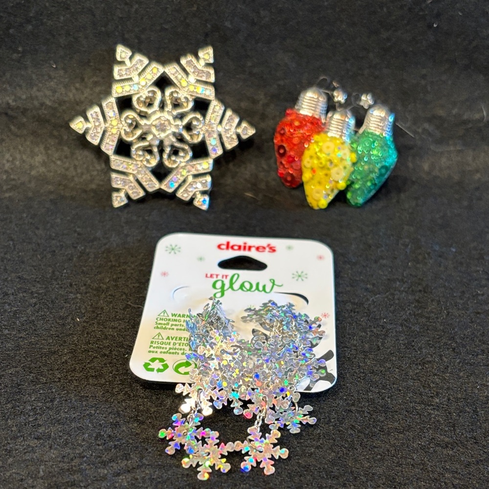Claire's Silver Snowflake Brooch and Festive Earrings Set